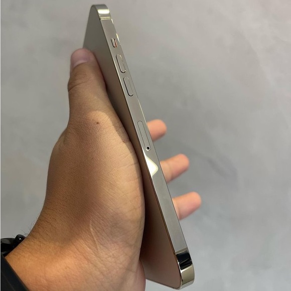 I iPhone 12 Pro Max 256 GB semi-new - Picture 4 of 6